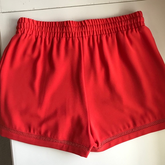 Gianni Bini size Medium coral shorts - Picture 2 of 2